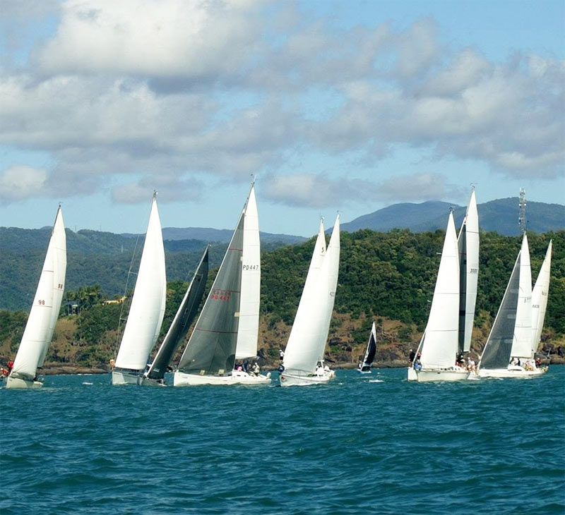 Port-Douglas-Race-Week-Sailing